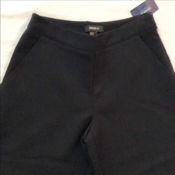 Forever 21 Gauchos wide Leg with Pockets - Picture 2 of 4